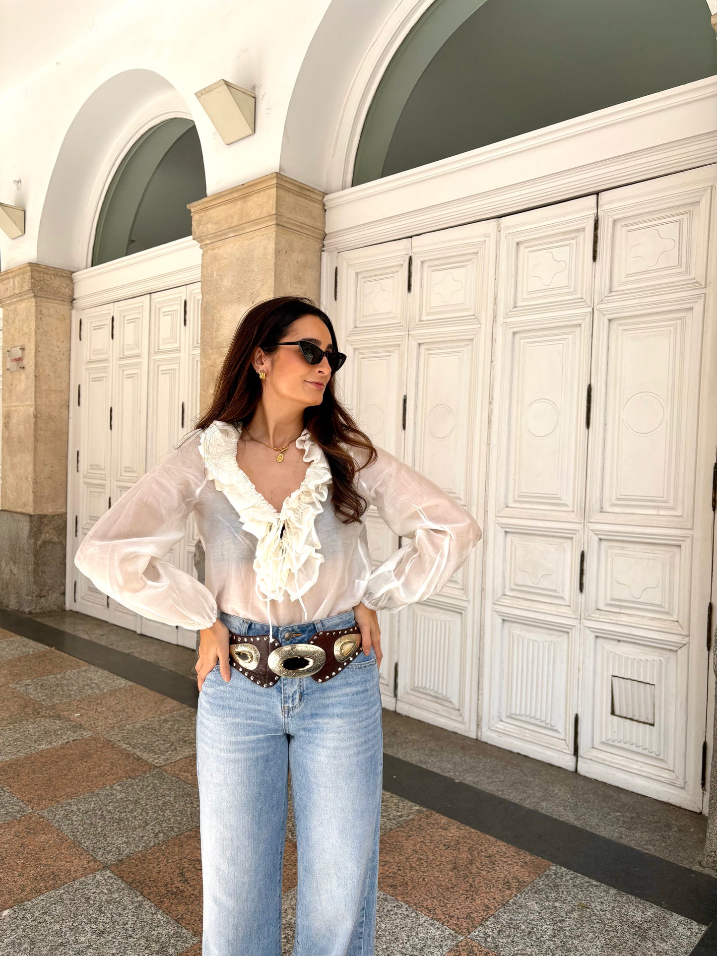 BLUSA VOLANTES ESCOTE
