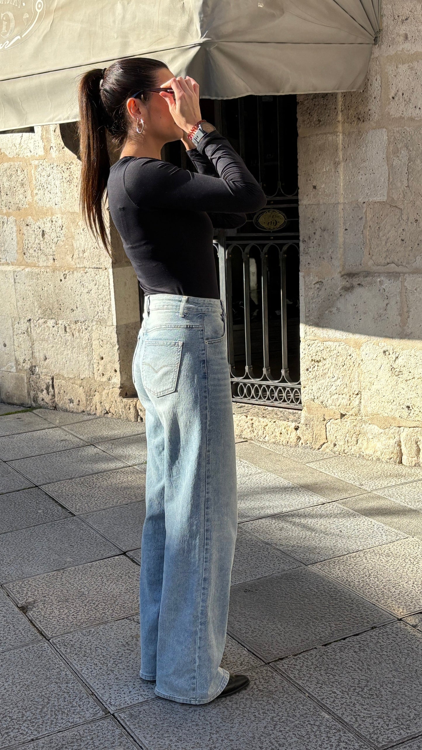 JEANS WIDE LEG TIRO ALTO