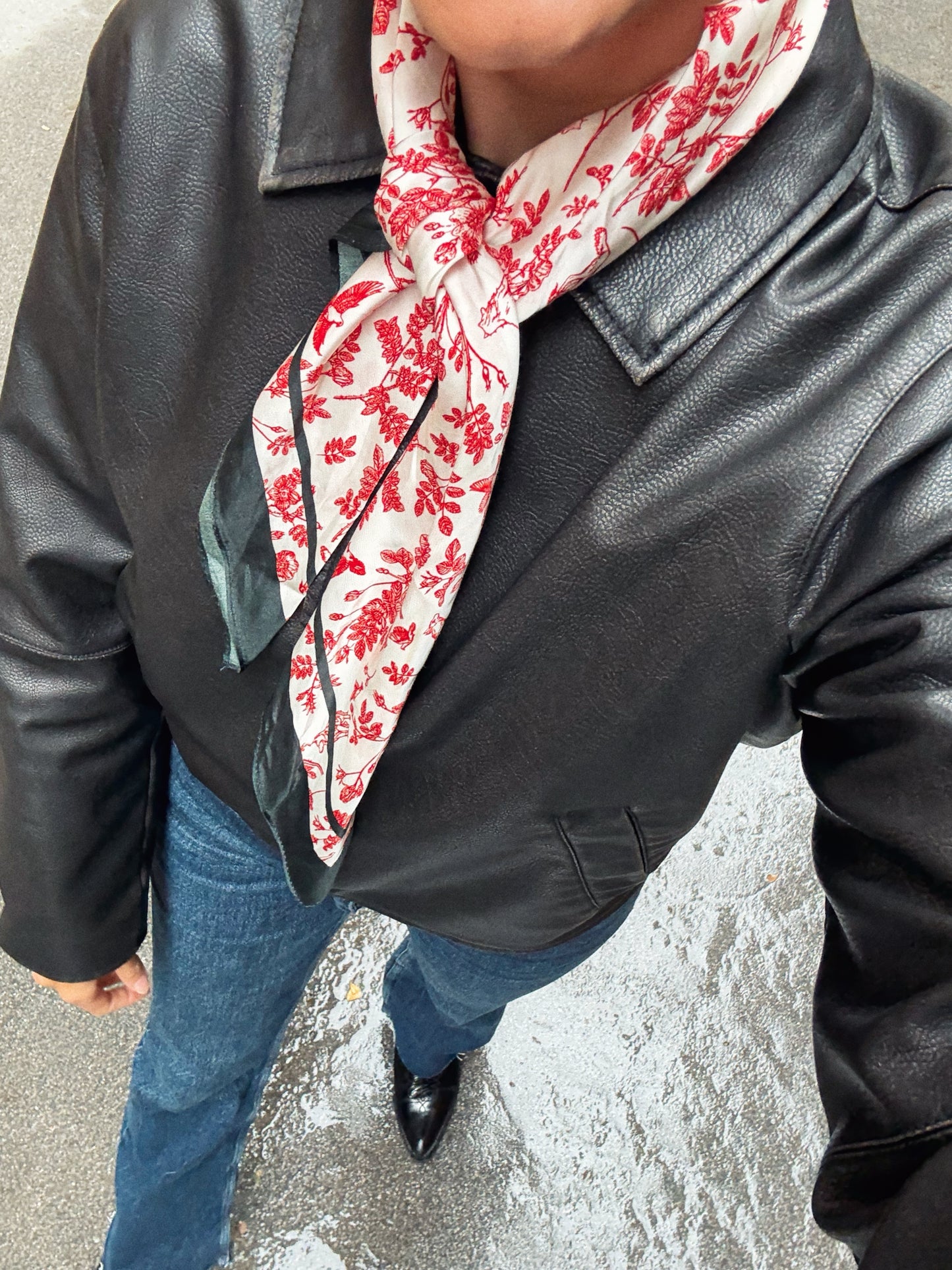 PAÑUELO ESTAMPADO FLORES CONTRASTE