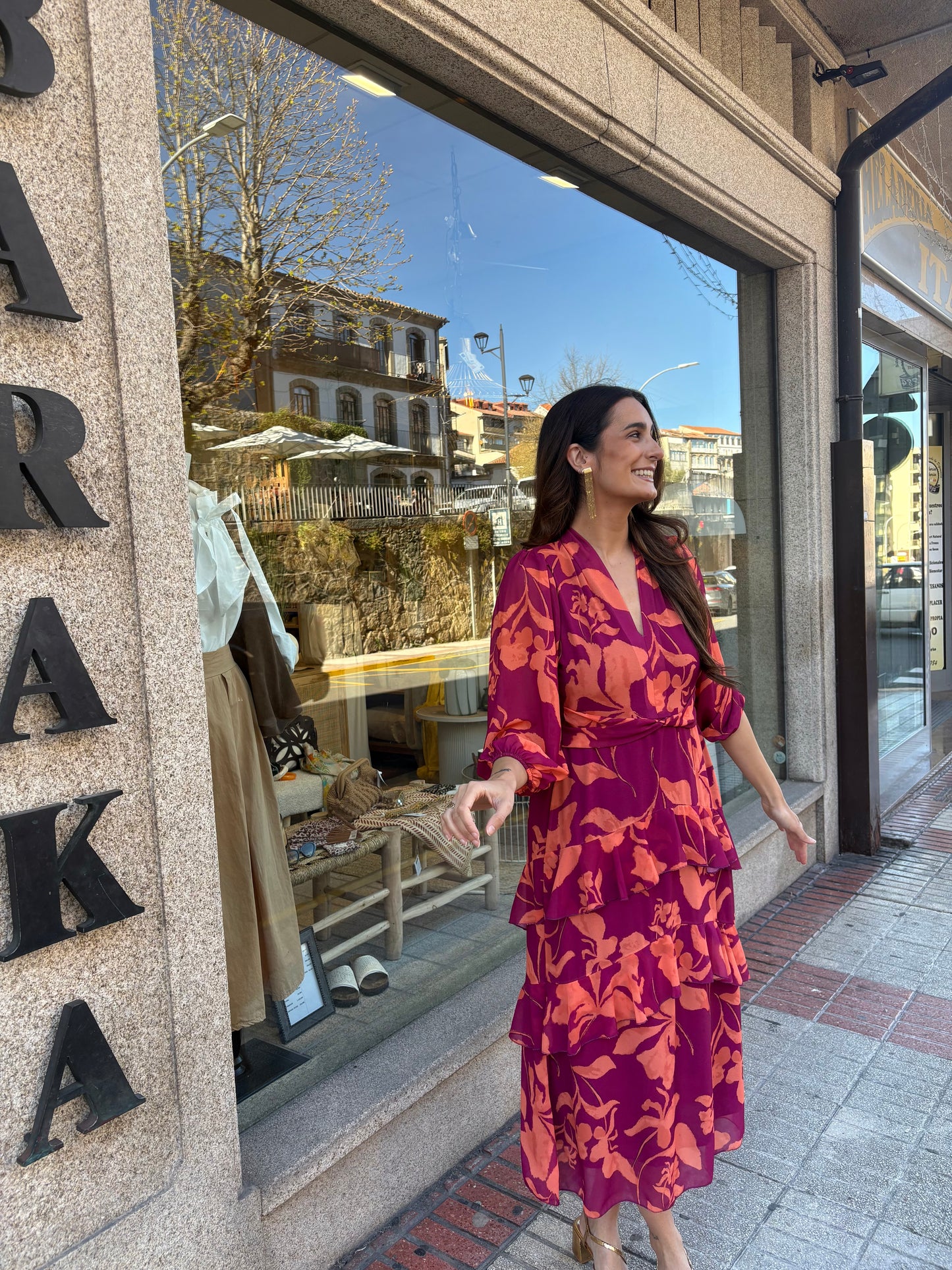 VESTIDO ESTAMPADO VOLANTES