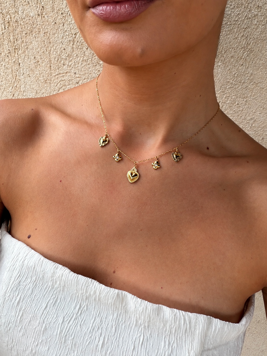COLLAR CORAZONES DORADO